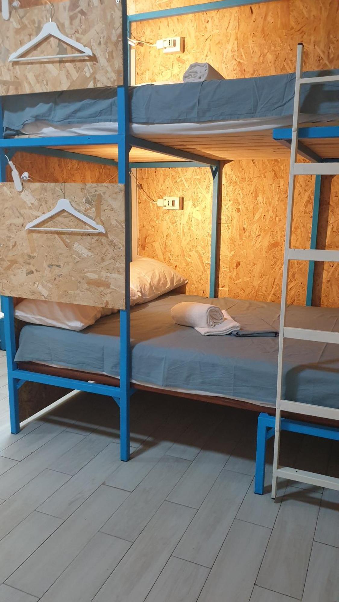 Home Hostel Катанія Екстер'єр фото