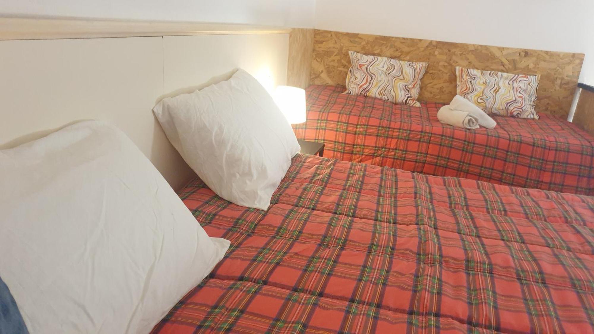 Home Hostel Катанія Екстер'єр фото